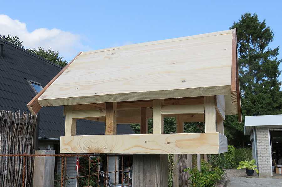 Rektangulær foderhus med bindingsværk - fra siden